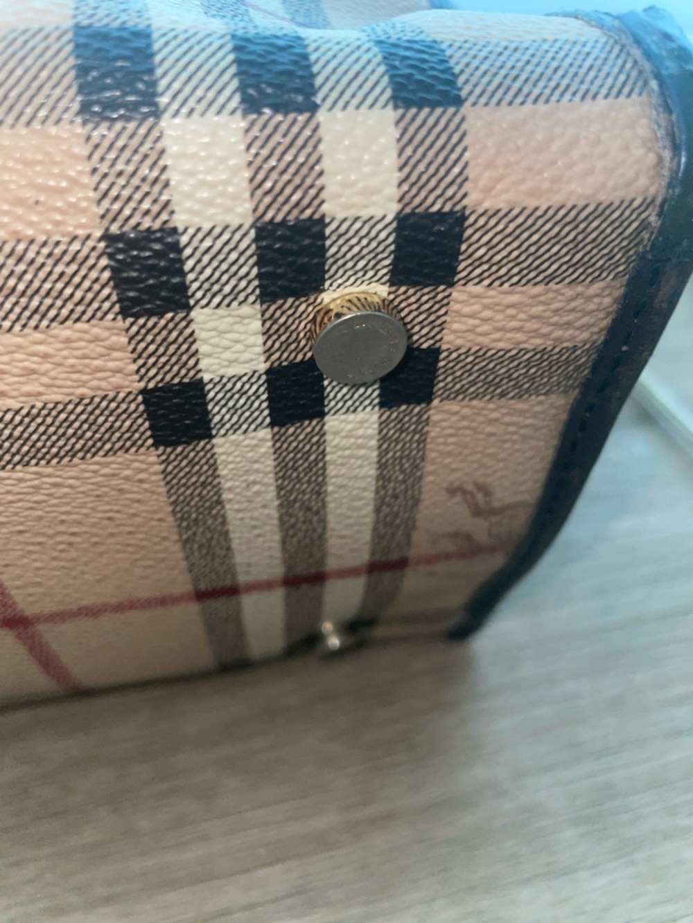 Burberry Beige Black Red Classic Check Tote - Picture 3 of 8